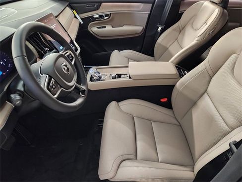 New 2026 Volvo XC90 B6 Ultra w/ Protection Package image 13