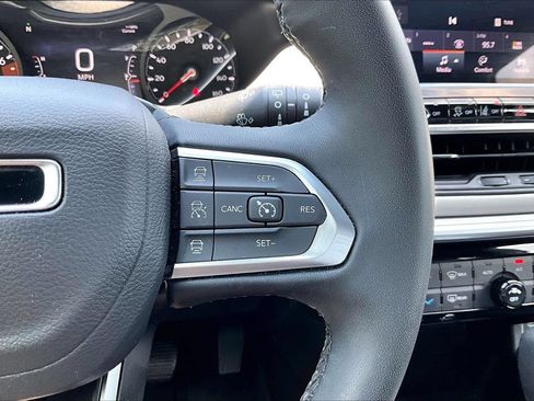 Certified 2025 Jeep Compass Limited AWD/4WD image 28