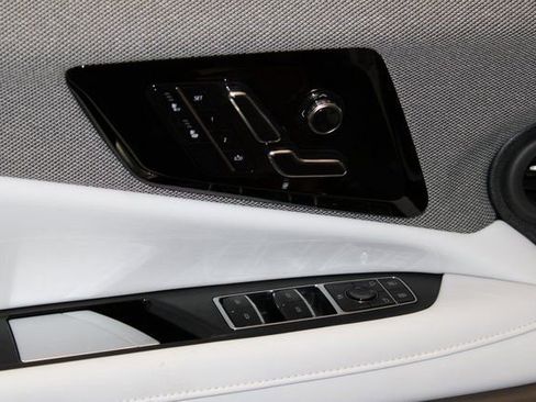 New 2025 Cadillac Optiq Sport 1 w/ LPO, ONYX Package image 13