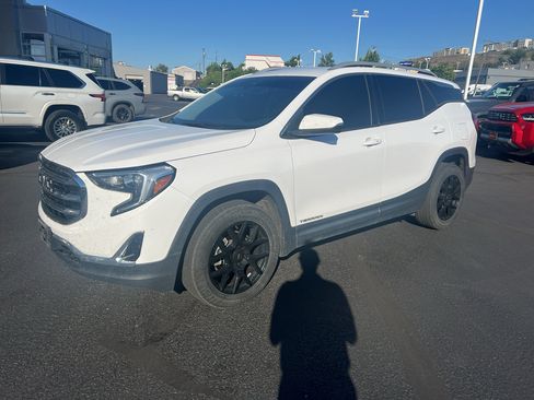 Used 2020 GMC Terrain SLT AWD/4WD image 12