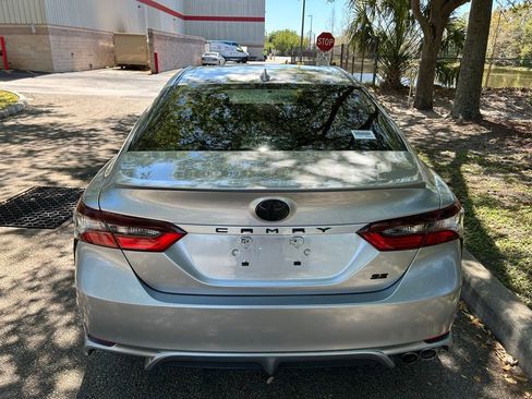 Used 2023 Toyota Camry SE image 4