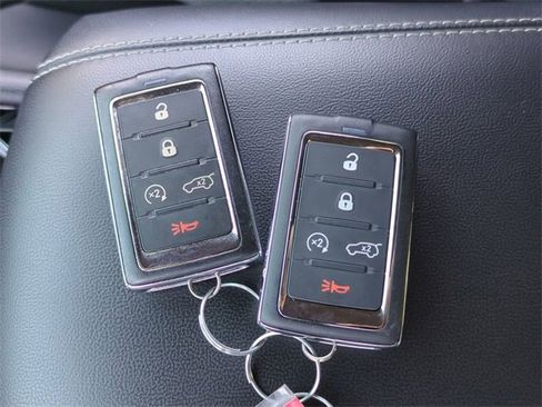 Used 2022 Jeep Grand Cherokee L Laredo image 27