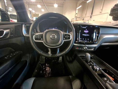 Used 2022 Volvo XC60 T8 R-Design w/ Advanced Package image 6
