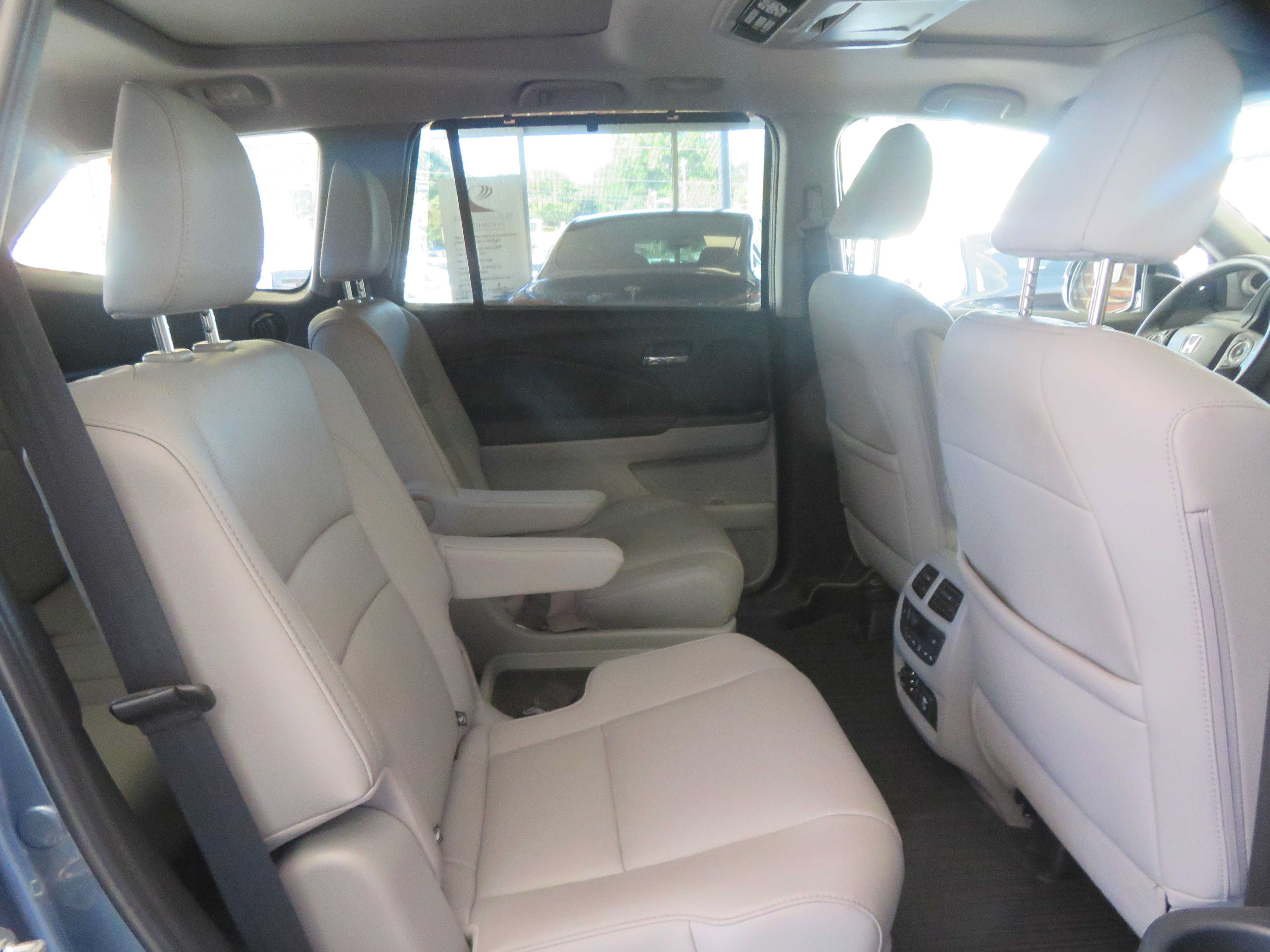 Used 2017 Honda Pilot Elite image 26