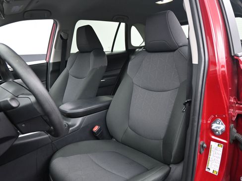 Certified 2025 Toyota RAV4 XLE image 17