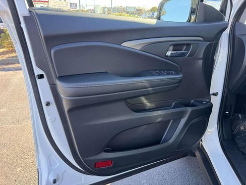 Used 2024 Honda Ridgeline Sport image 13