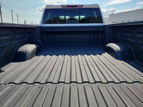 Used 2024 GMC Sierra 2500 AT4 w/ AT4 Preferred Package AWD/4WD image 6