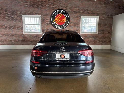 Used 2018 Volkswagen Passat 2.0T SE w/ SE Lighting Package image 41