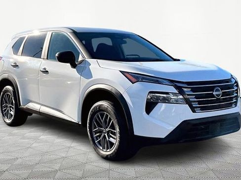 Used 2024 Nissan Rogue S image 1