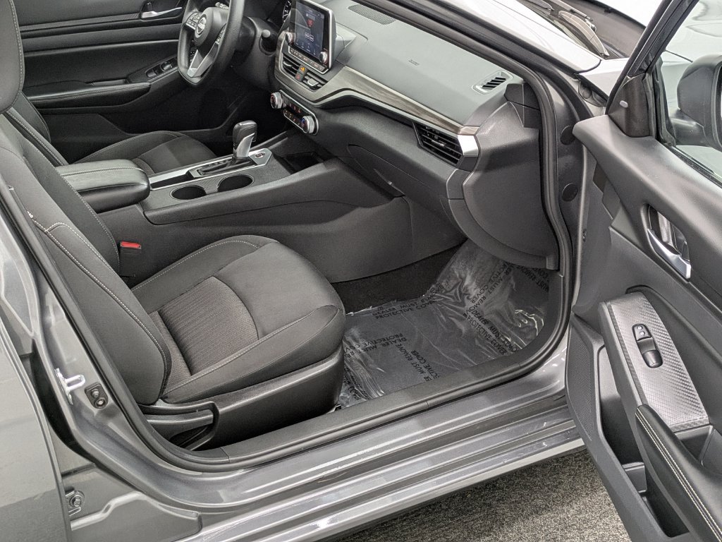 Used 2025 Nissan Altima 2.5 SV FWD image 20