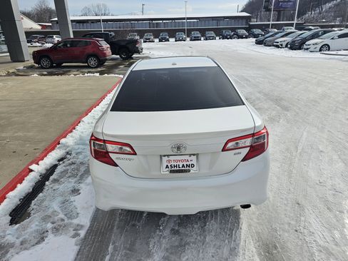 Used 2012 Toyota Camry SE image 5