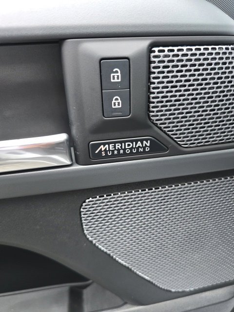Used 2023 Land Rover Defender 110 X-Dynamic SE AWD/4WD image 22