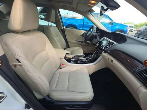 Used 2017 Honda Accord EX-L image 10