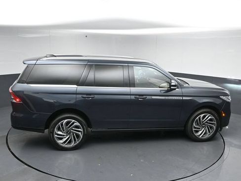 Certified 2025 Lincoln Navigator Reserve AWD/4WD image 53
