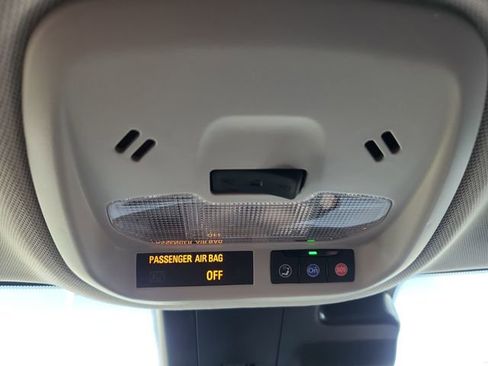 Used 2025 Chevrolet Trax LT w/ LT Convenience Package image 44