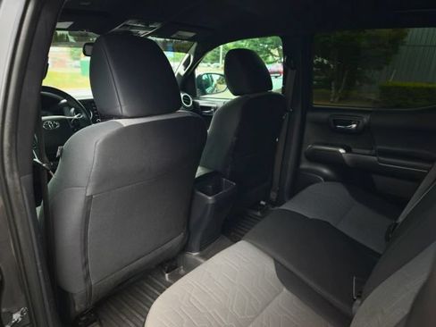 Used 2021 Toyota Tacoma TRD Off-Road w/ Technology Package AWD/4WD image 47
