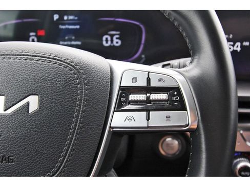 Used 2025 Kia Telluride S image 17