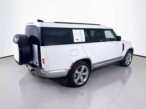 Used 2023 Land Rover Defender 130 First Edition image 7