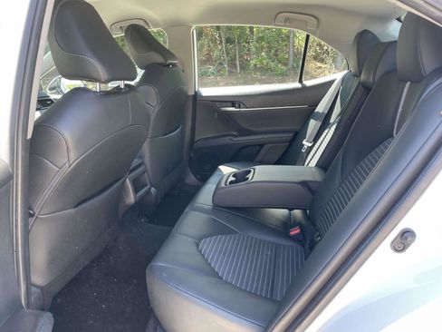 Used 2024 Toyota Camry SE w/ Convenience Package image 3