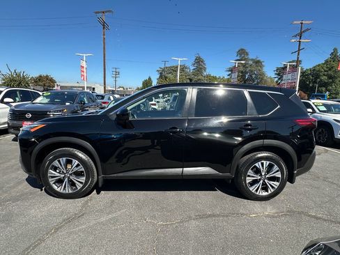 Used 2023 Nissan Rogue SV FWD image 3
