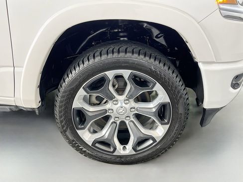 Used 2022 RAM 1500 Limited w/ Body-Colour Bumper Group AWD/4WD image 39