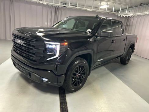 Used 2024 GMC Sierra 1500 Elevation AWD/4WD image 3