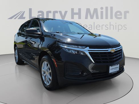 Used 2022 Chevrolet Equinox LS w/ LS Convenience Package AWD/4WD image 7