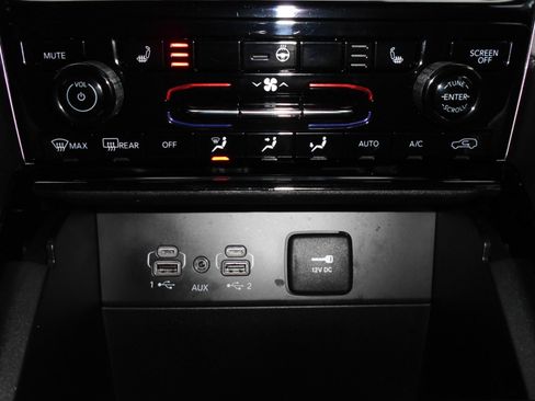 Certified 2023 Jeep Grand Cherokee Limited AWD/4WD image 16