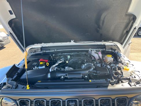 Used 2026 Jeep Wrangler Unlimited Rubicon image 32