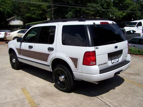 Used 2005 Ford Explorer XLS AWD/4WD image 2