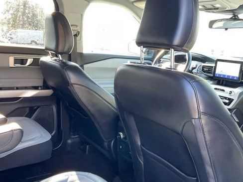 Used 2021 Ford Explorer XLT w/ Equipment Group 202A AWD/4WD image 53