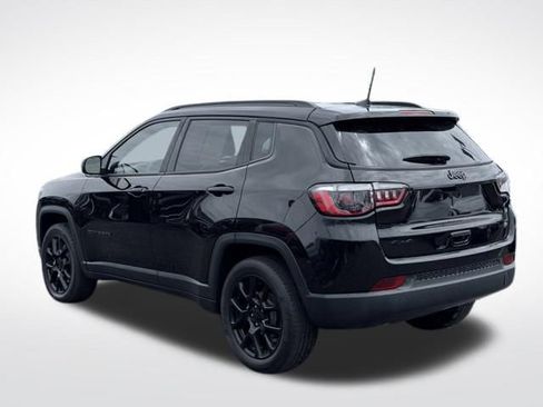 Used 2023 Jeep Compass Latitude w/ Convenience Group AWD/4WD image 9