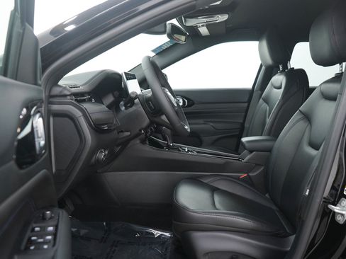 Used 2026 Jeep Compass Limited image 19