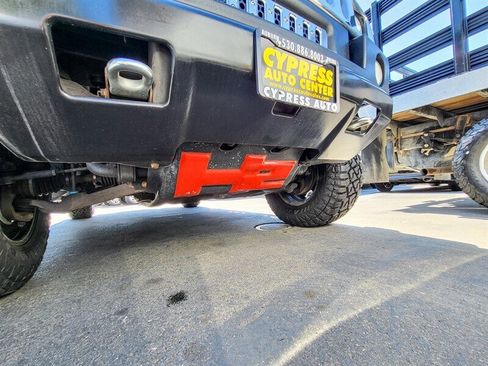 Used 2003 HUMMER H2 w/ Preferred Equipment Group image 9