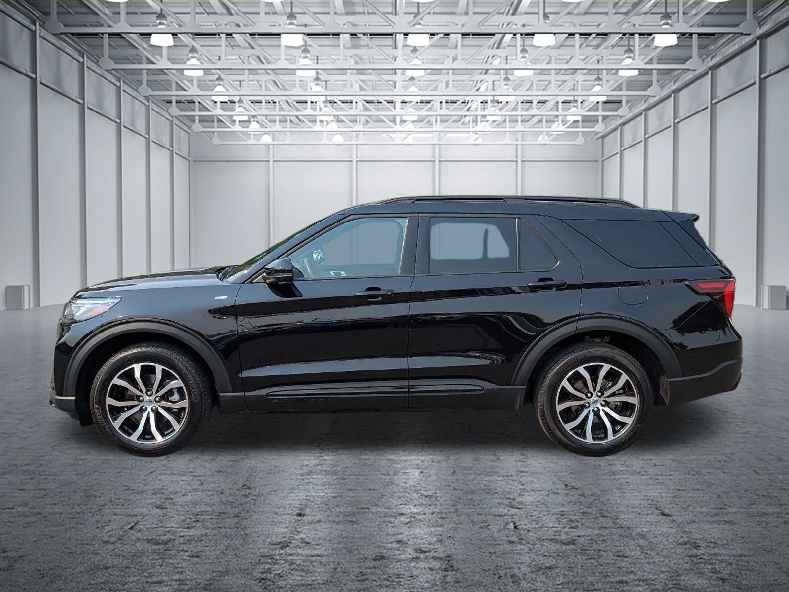 Used 2025 Ford Explorer ST-Line AWD/4WD image 2