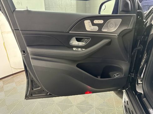 Certified 2025 Mercedes-Benz GLS 580 4MATIC w/ Acoustic Comfort Package image 15