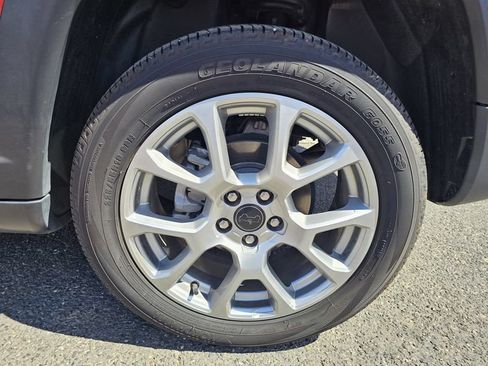 Used 2025 Jeep Compass Limited AWD/4WD image 13
