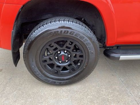 Certified 2024 Toyota 4Runner TRD Off-Road Premium AWD/4WD image 20