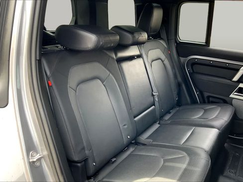 Used 2023 Land Rover Defender 110 X-Dynamic SE AWD/4WD image 19