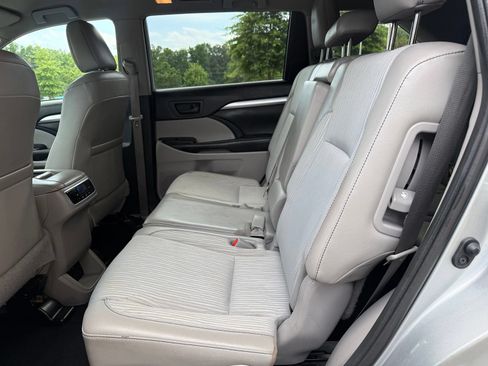 Used 2019 Toyota Highlander Plus w/ Protection Package #3 AWD/4WD image 36