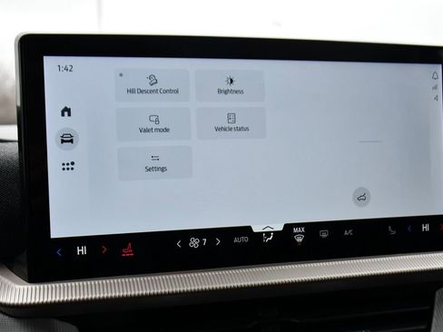 Used 2025 Ford Explorer Active image 32