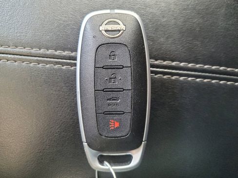 Used 2025 Nissan Sentra SV FWD image 32