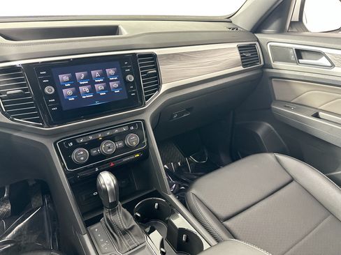 Used 2023 Volkswagen Atlas Cross Sport SE FWD image 22
