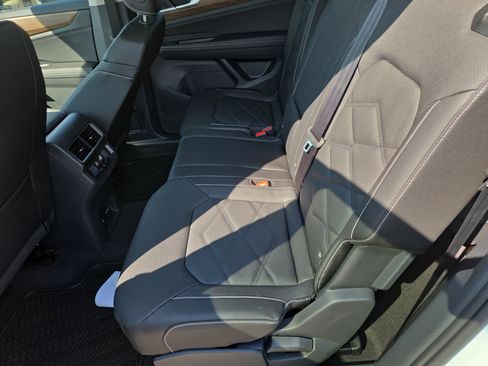 New 2026 Volkswagen Atlas SE image 6