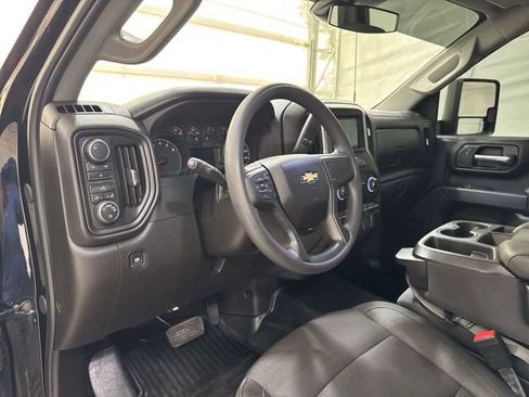 Used 2024 Chevrolet Silverado 2500 Custom w/ Custom Convenience Package AWD/4WD image 10