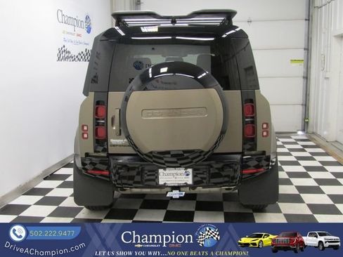 Used 2024 Land Rover Defender 110 X-Dynamic SE AWD/4WD image 19