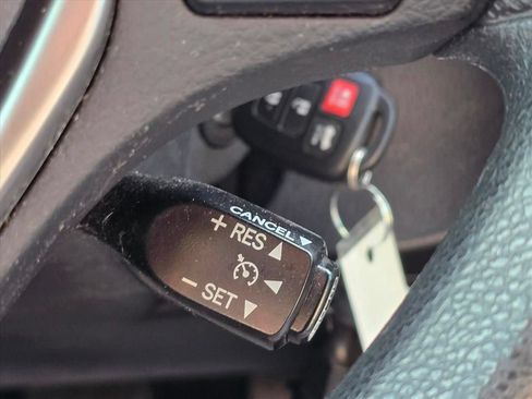 Used 2015 Toyota Corolla LE FWD image 19