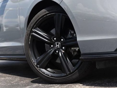 Used 2025 Honda Accord Sport image 3