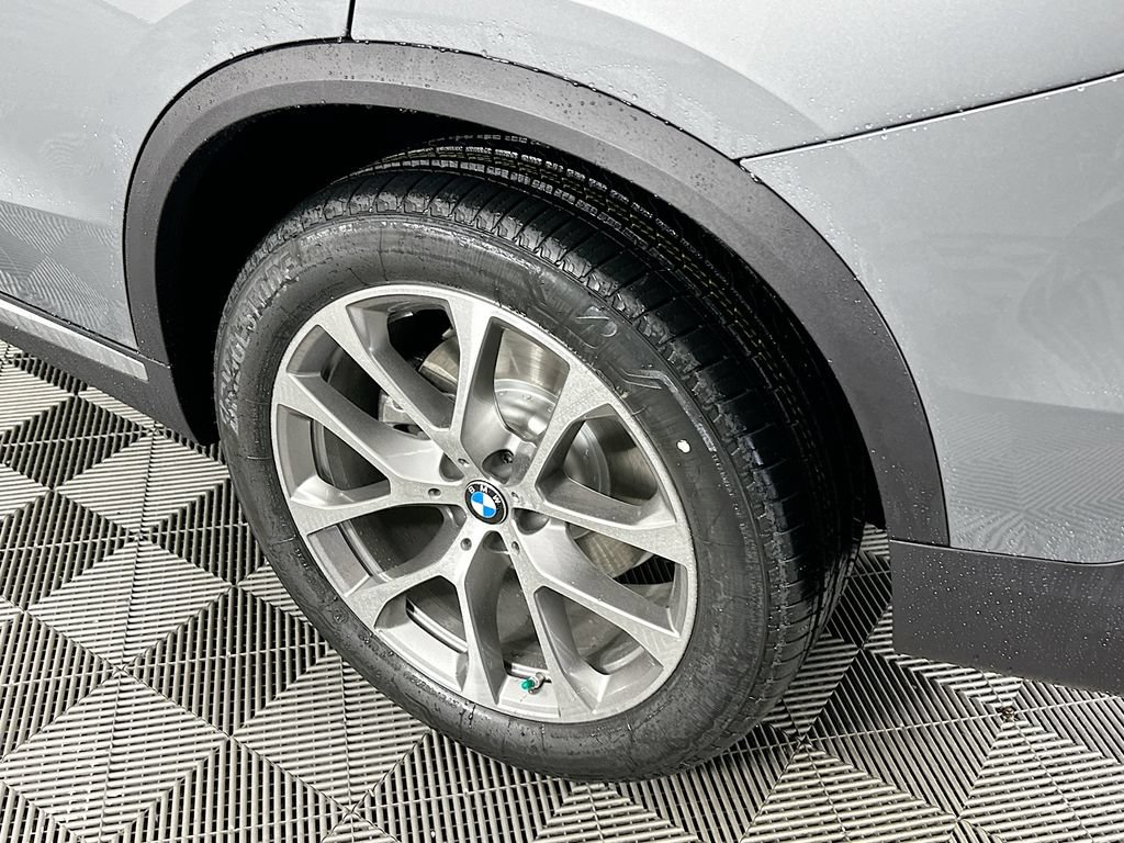 Used 2026 BMW X5 xDrive40i w/ Climate Comfort Package AWD/4WD image 37