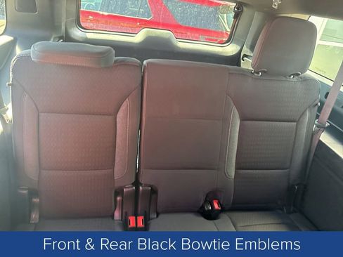 Used 2023 Chevrolet Suburban LS RWD image 16